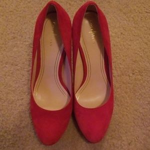 Cole Haan platform pump